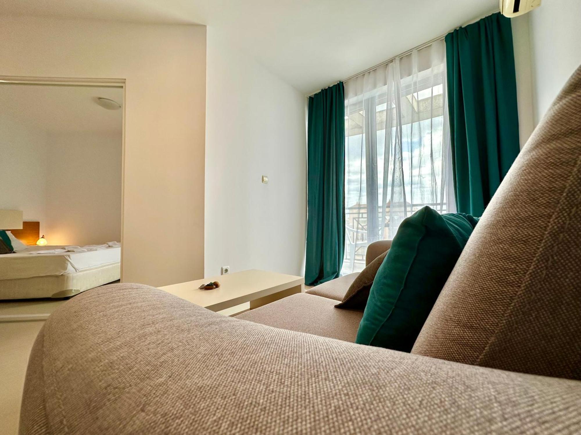 Menada Rainbow Apartments 써니비치 객실 사진