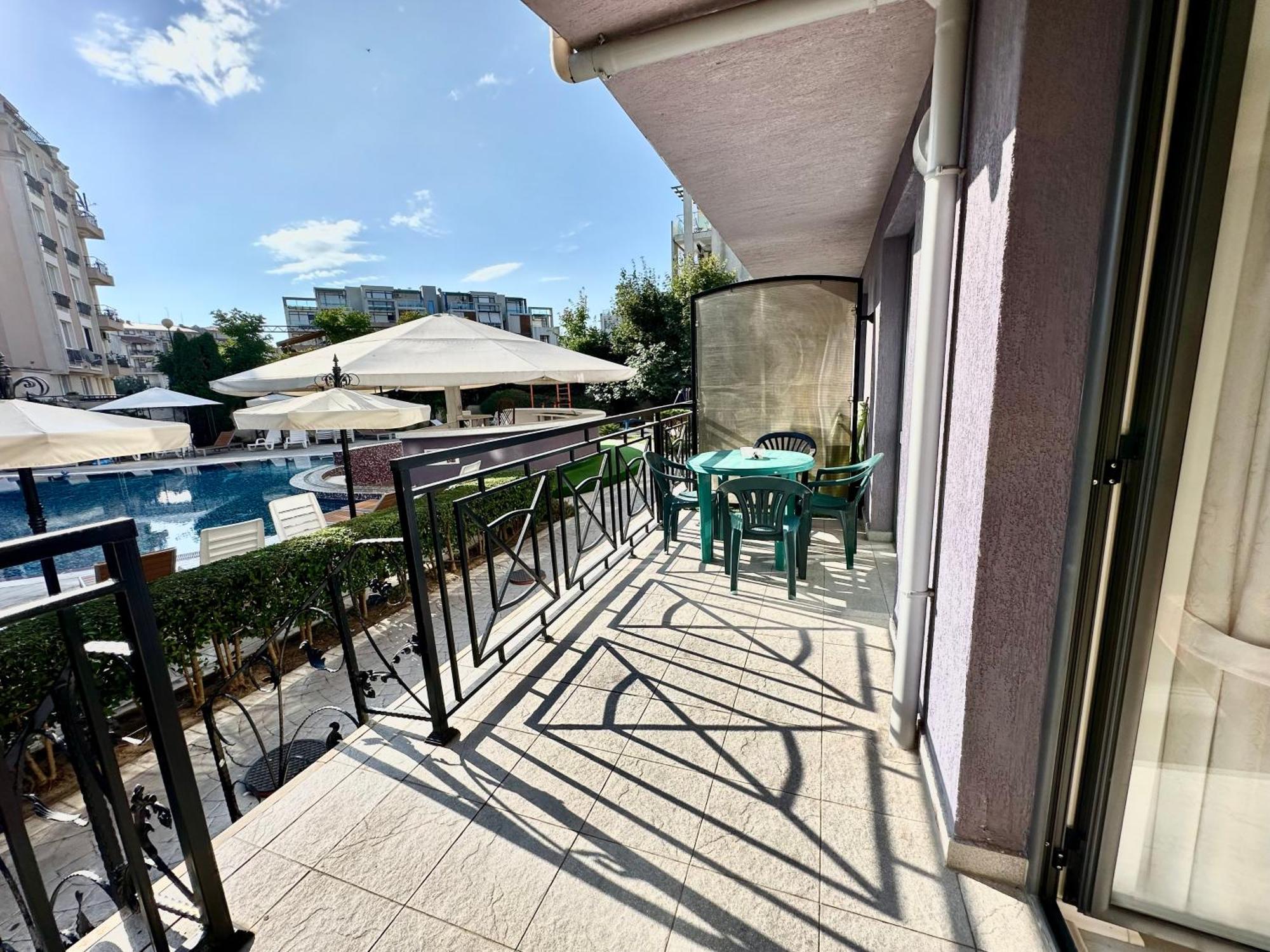 Menada Rainbow Apartments 써니비치 외부 사진